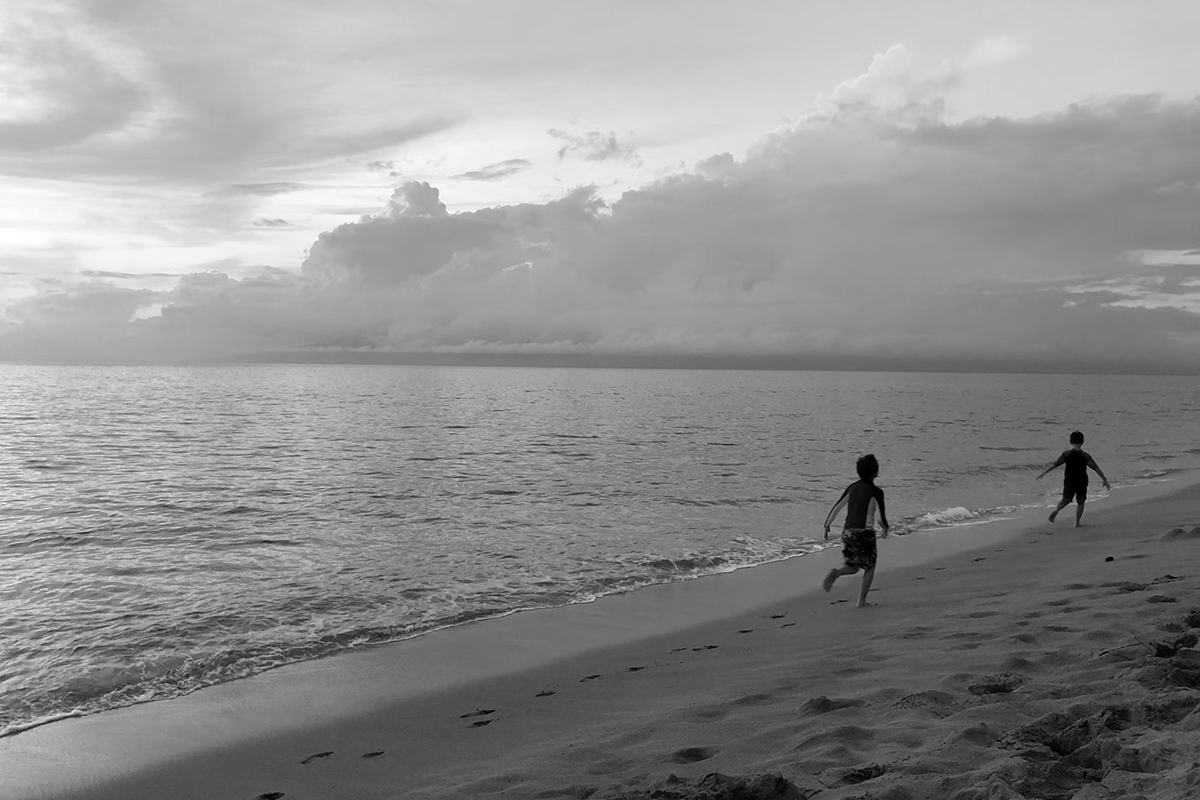 children on beach BW